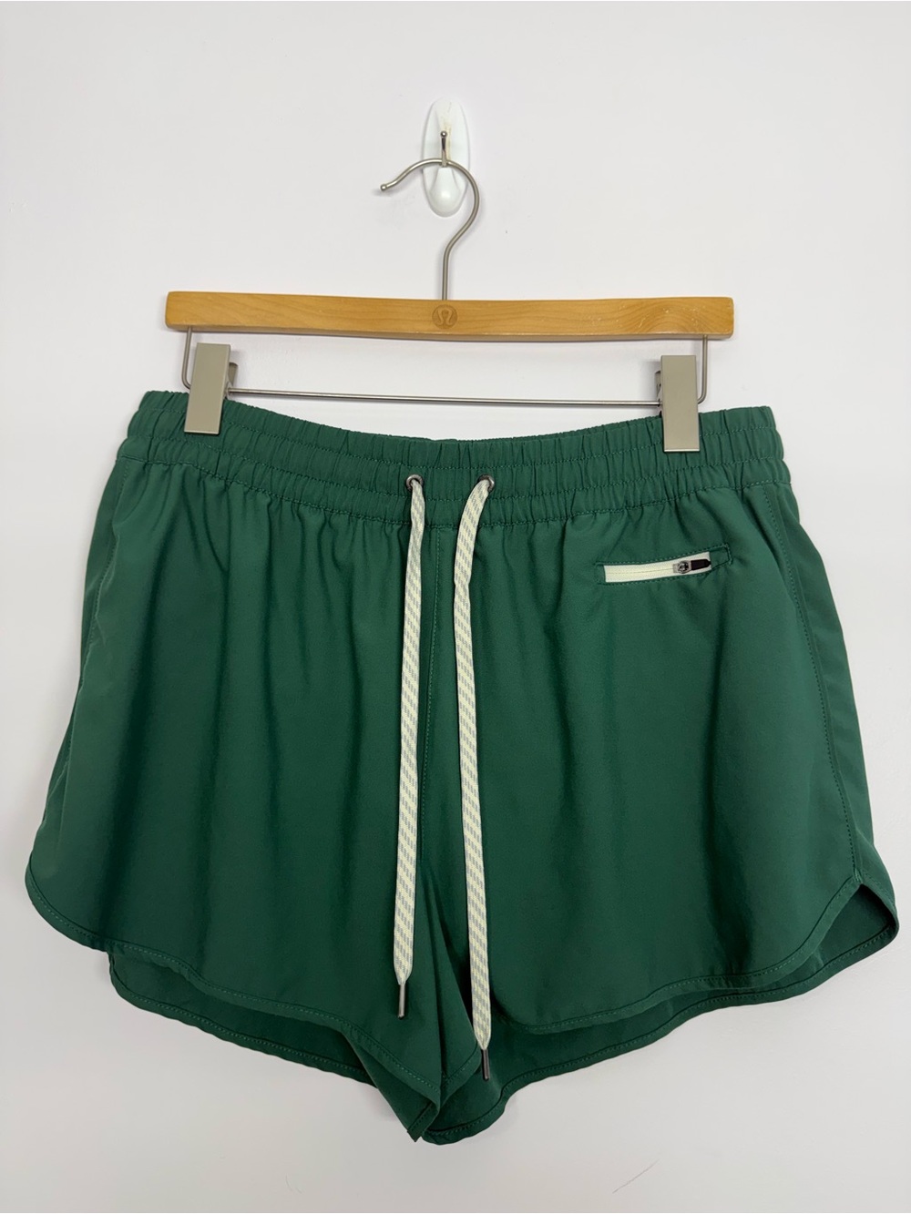 178: Vuori Clementine Short 2.0 3” Viridian? Size XL Green